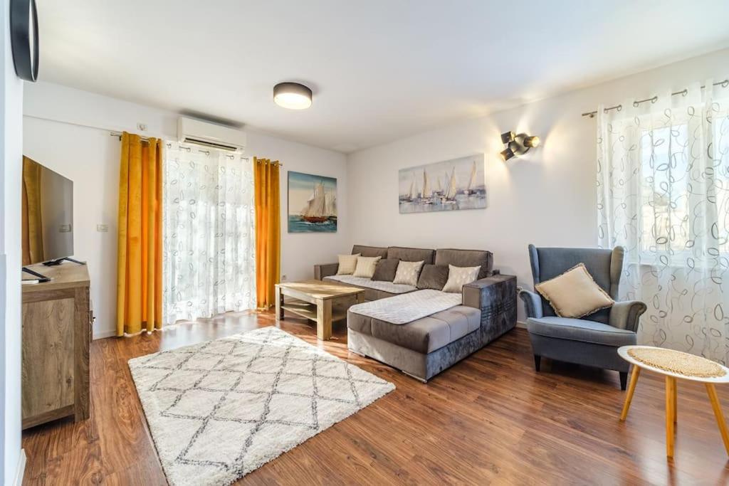 Peters Apartment Sutivan Εξωτερικό φωτογραφία