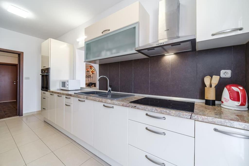 Peters Apartment Sutivan Εξωτερικό φωτογραφία