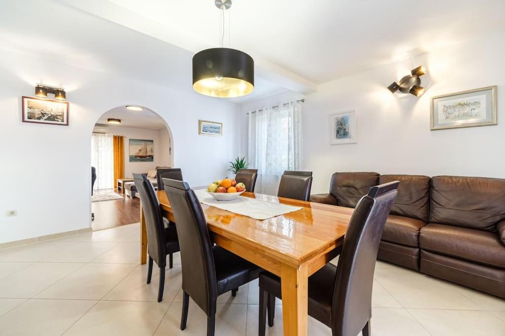 Peters Apartment Sutivan Εξωτερικό φωτογραφία