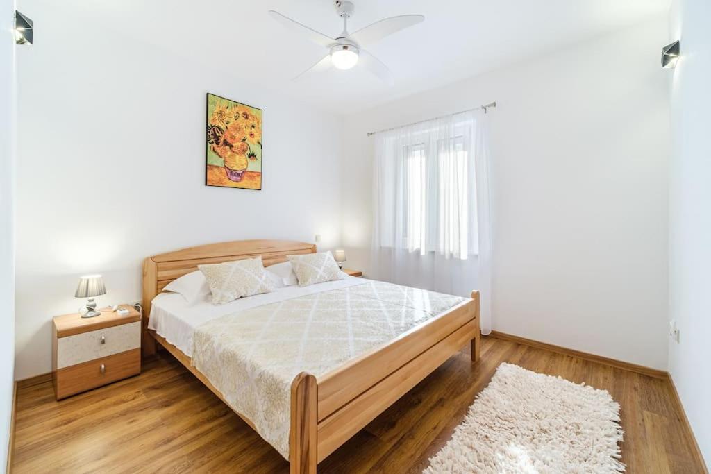 Peters Apartment Sutivan Εξωτερικό φωτογραφία